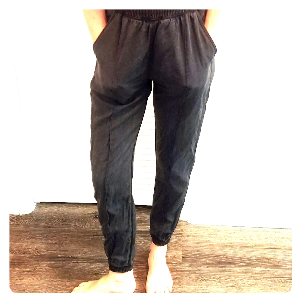 Lululemon Rare mat to street joggers tencel
